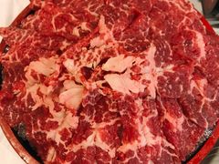 安格斯牛肉-鲜入围煮花胶鸡海鲜火锅