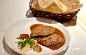 Foie Gras with Red Wine Sauce
