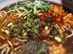 -爆炸头阿姨小四川正宗川味小吃(无任何分店)