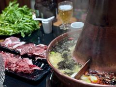 -果松木炭酸菜铜火锅·外婆参鸡汤