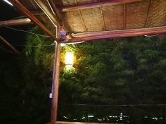 -茅草房·河畔园林火锅
