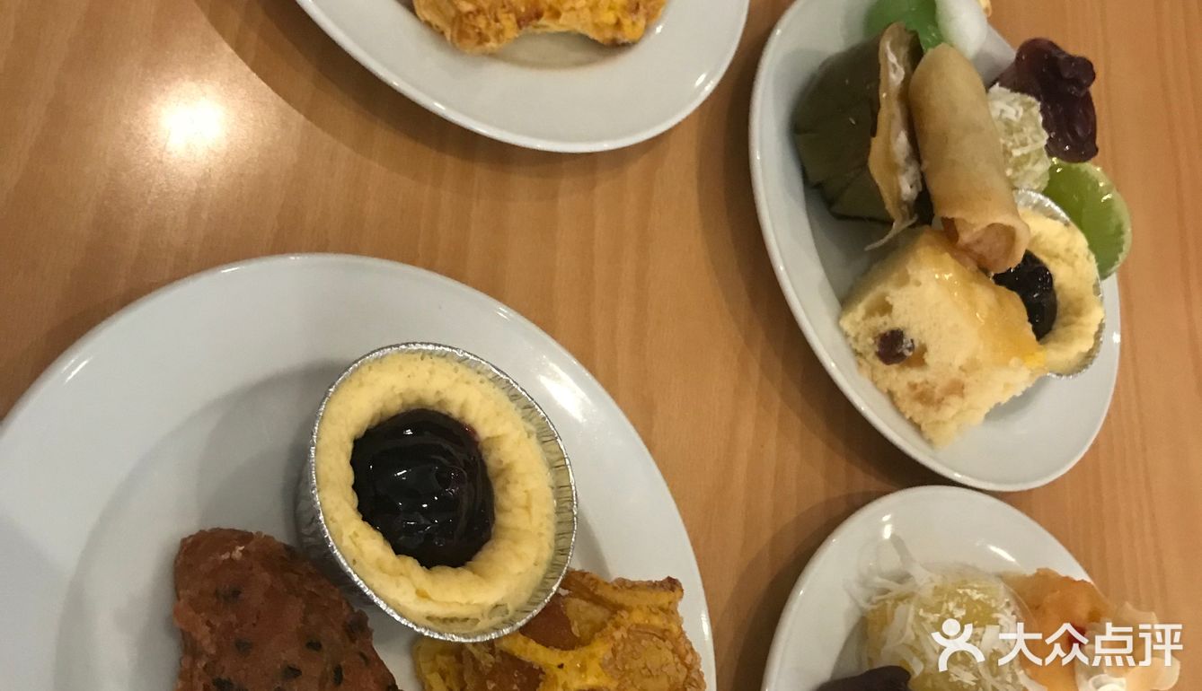 在美萍酒店，自助餐形式的下午茶，说真的感觉没什么好吃的