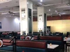 大堂-红色湘菜馆(春风店)