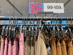 -URBAN REVIVO(上海中庚漫游城店)