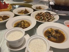 -榕树下海鲜馆(坪山路店)