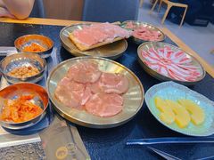 -臻牛烤肉