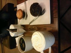 摩卡，小蛋糕-星巴克臻选(郑州国贸360广场店)