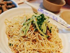 -肥肥虾庄·金牌油焖大虾(首义路店)