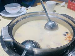 -煲大王猪肚鸡·椰子鸡火锅(红谷滩万达店)