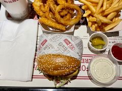 -The Habit Burger Grill 哈比特汉堡(复兴soho店)