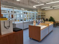 -无奔眼镜·蔡司·依视路授权店(马家堡店)