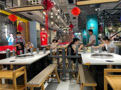 大堂-钢管厂五区小郡肝串串香火锅(人民广场店)