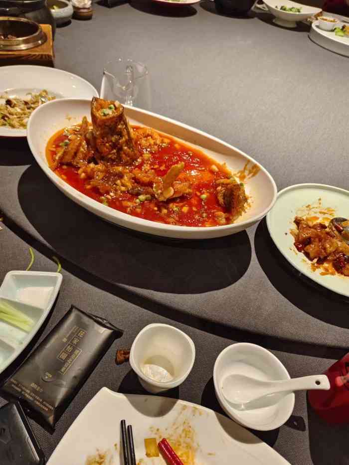 之前和朋友聚餐选择了金融街的花家怡园,感觉服务和菜品都不错,这次