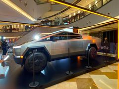 -TESLA 特斯拉(上海太古汇体验店)