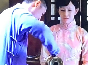 最终沈碧云冲破封建祖制开放书楼