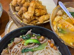 -爆炸头阿姨小四川正宗川味小吃(无任何分店)