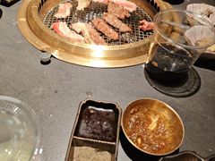 -铭牛烧肉·和牛海鲜自助(高新月牙湖店)