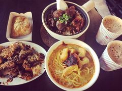瓦煲鸡饭-马来西亚美食街