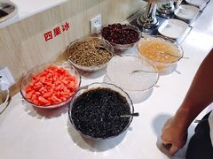 -百荷园蔬食自助餐厅(德辉广场店)