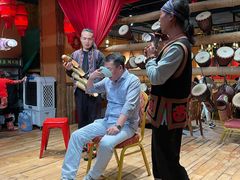 -老滇山寨•云南特色菜•地方菜•民族风情歌舞表演(金碧店)