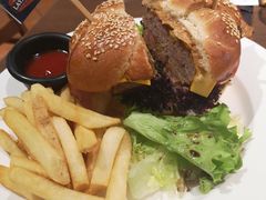 -拉亚汉堡经典餐厅(商城路店)