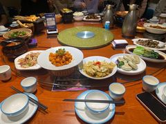 -老滇山寨•云南特色菜•地方菜•民族风情歌舞表演(金碧店)