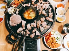 -江南猪肉商会无限续吃(弘大店)