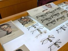 -视野联行眼镜•蔡司•依视路(温江店)