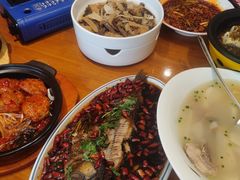 -有红鸡毛店·川菜(建设路店)