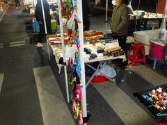 -吴山路夜市