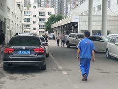 -成都华星西蒙上汽大众4S店(羊西线店)