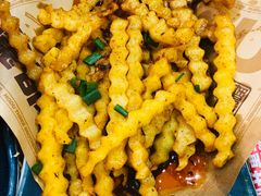 -魔都三兄弟酸辣粉·蘸卤炸串(虹桥万科店)