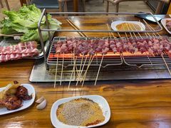 -哈尔滨小酒馆·鲜肉现穿自助烧烤(康新花园店)