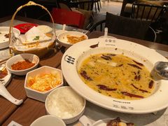 -渔语鱼新川菜Bistro(万象天地店)