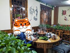 大堂-果松木炭酸菜铜火锅·外婆参鸡汤