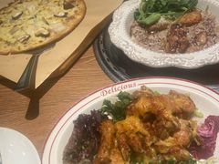 -玛格萝妮比萨屋(四平店)