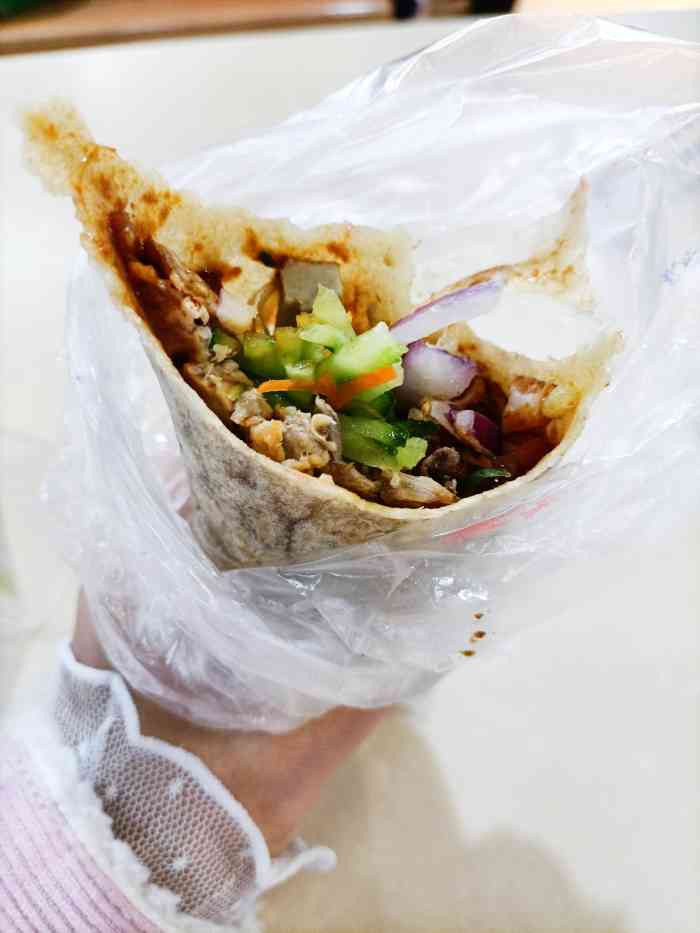 老北京鸭肉卷饼(秋林店)-"小吃城里头的烤鸭外卖,一个人想吃烤鸭的时.