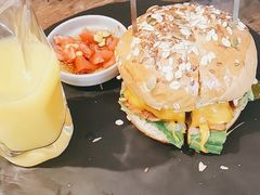 -HIGH FIVE哈福手工汉堡(桂林路店)