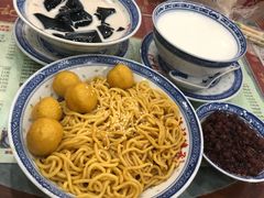 -赵记传承特色牛奶甜品(泉城广场店)