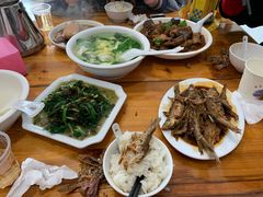 -山里人家土菜馆(茅山店)