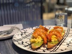 牛油果大虾鸡蛋三文治-boudoir&her不她(富华里店)