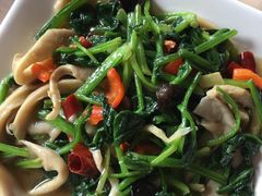 -天天向上素食餐厅(五台山店)