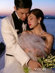 -雪中彩影婚纱摄影·微光艺术中心