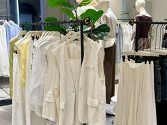 -王府井奥莱临潼小镇(临潼店)
