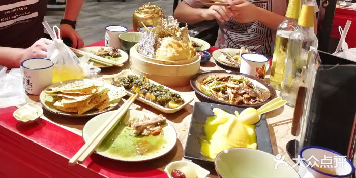 斗鸡饭场伙(新南门店)包子夹牛肉图片