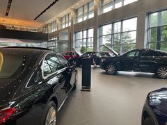 -奔驰上海利星(七宝店)