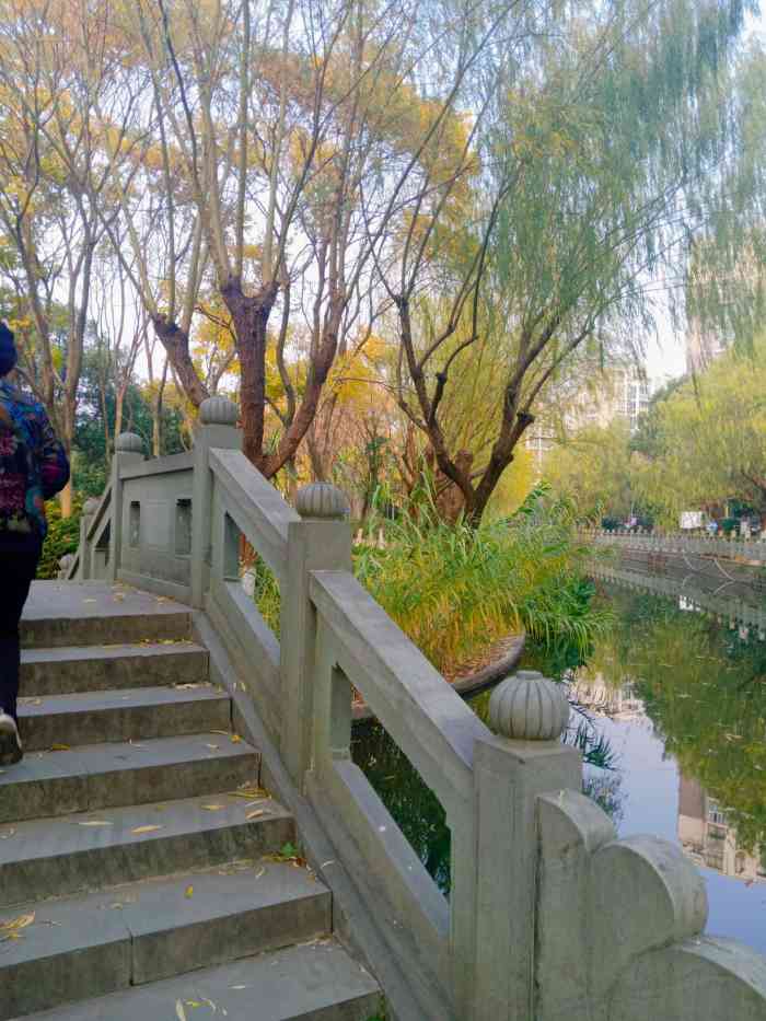 福民公园-"中午吃完饭,就出去散散步,走着就来到了这.
