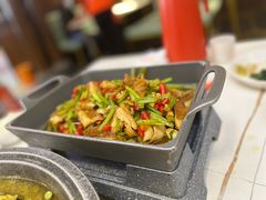 -阿瓦山寨·湘菜现炒·剁椒鱼头王(咸阳总店)