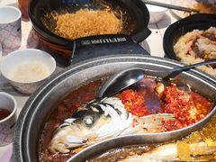 -阿瓦山寨·湘菜现炒·剁椒鱼头王(咸阳总店)