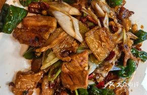 Xuzhou Pepper and Pork Stir-fry